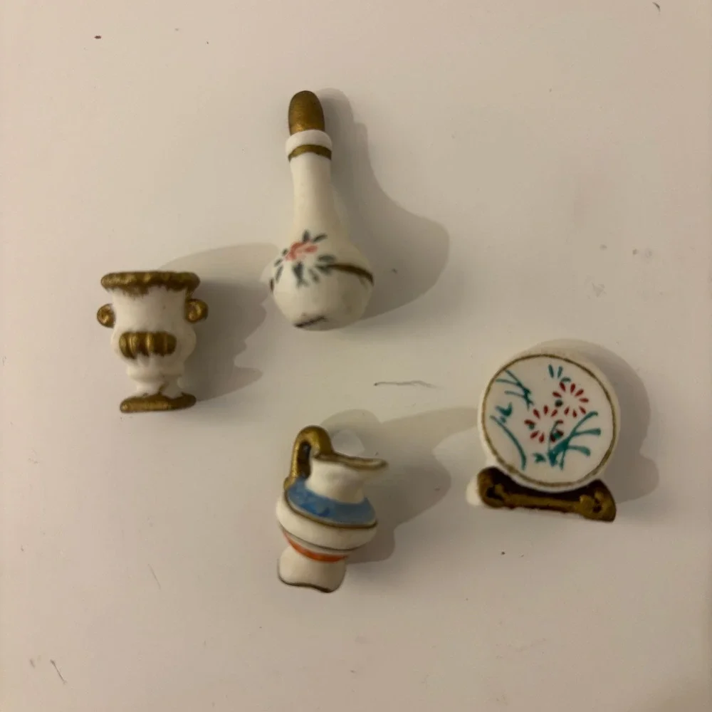 VTG Dollhouse Miniature Tiffany Style Hanging Lamp Shade & Porcelain Smalls Lot